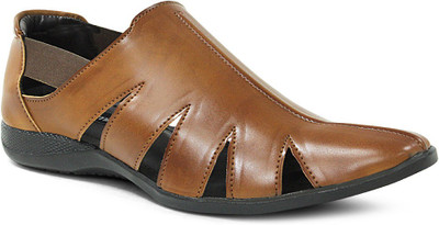 

Get Glamr Men Brown Casual