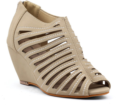 

Shuberry Women Beige Wedges