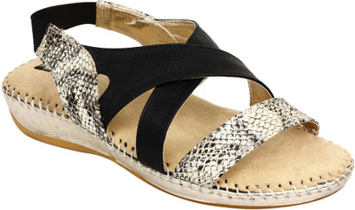 

1 Walk Women Black Flats
