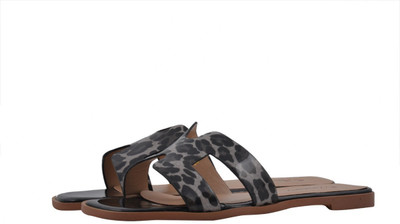 

Shuberry Women Black Flats