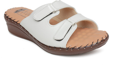 

Vendoz Women White Flats