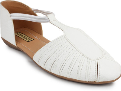 Moonwalk Women White Flats