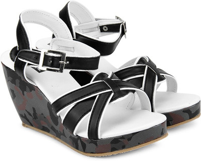 

Nell Women Black Wedges