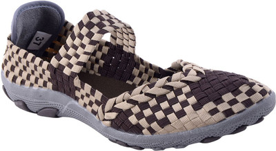 

Adorn Women Coffee Flats