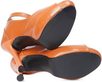 Meriggiare Women Tan Heels