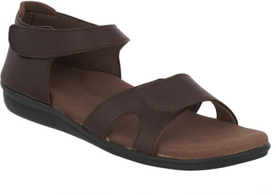 

Dia One Women Brown Flats