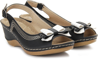 

Inc.5 Women Black Wedges