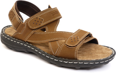 

Roony Men Beige Casual
