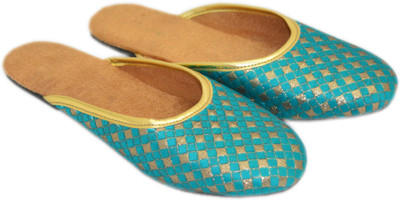 

Myra Women Green Flats