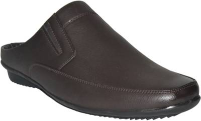 Strive Men Black Sandals