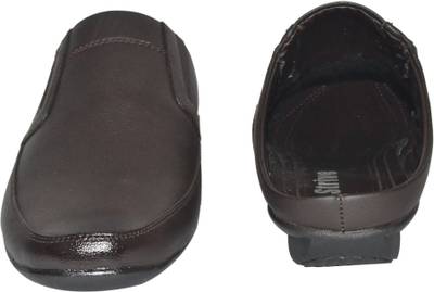 Strive Men Black Sandals