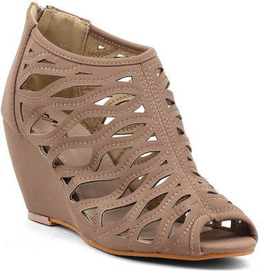 

Shuberry Women Khaki Wedges
