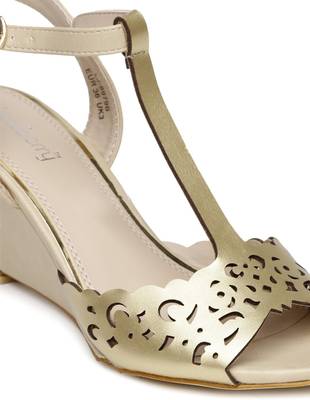 Dressberry Women Gold Heels