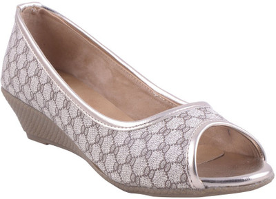 

Adorn Women Golden Wedges