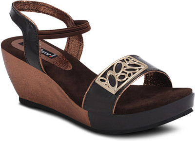 

Get Glamr Girls Wedges(Brown