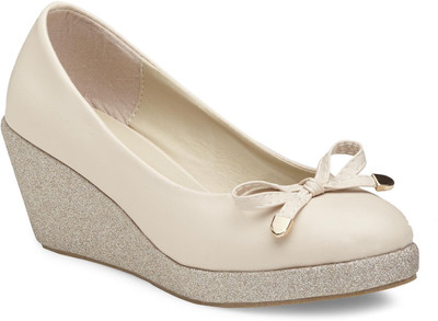 Vero Couture Women Brown Wedges
