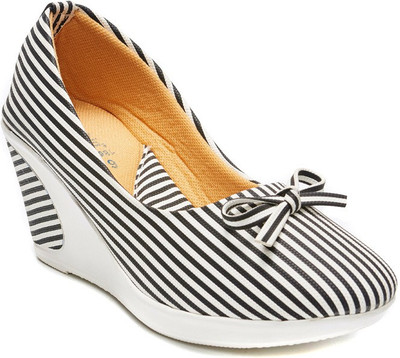 

Dolphin Miles Women Black Wedges