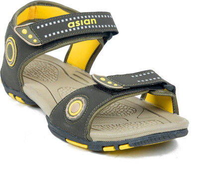 

Asian Men MEHANDI Sandals