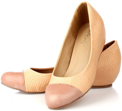 

Vero Couture Women Pink Wedges