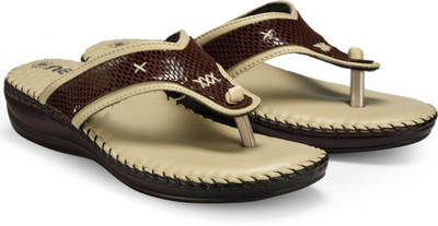 

Nell Women White Flats