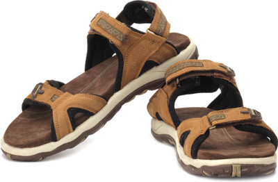 

Woodland Men Camel Casual