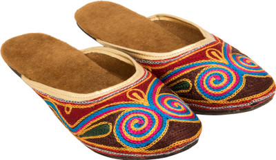 

Ridhi Sidhi Women Brown Flats