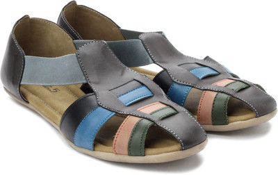 

Inc.5 Women Grey Flats
