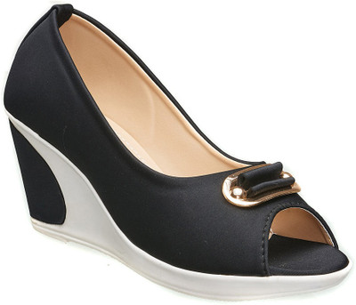 

Dolphin Miles Women Black Wedges