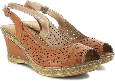 

Inc.5 Women Orange Wedges