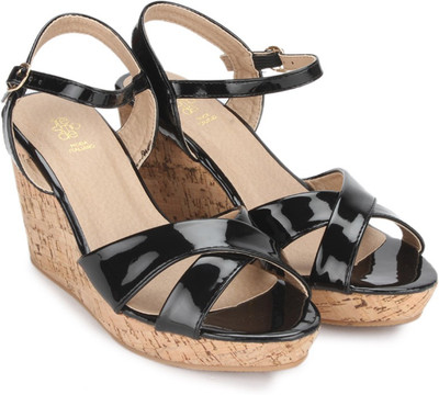 

Tresmode Women BLACK Sandals