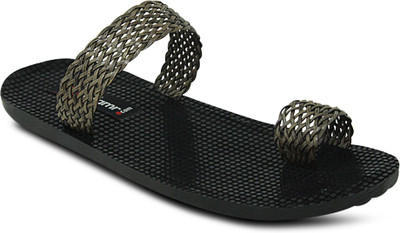 

Get Glamr Men Brown Sandals