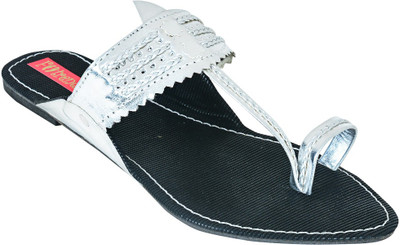 

Footrendz Women Silver Flats