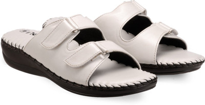 

Nell Women White Flats