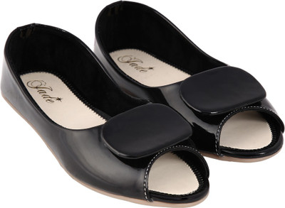 Jade Women Black Flats