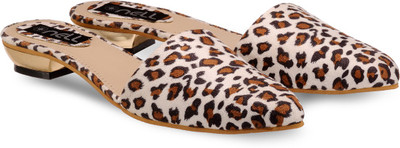 

Nell Women Beige Flats
