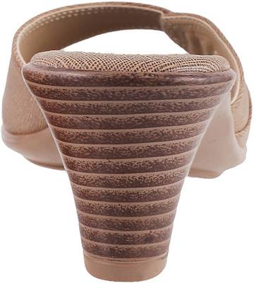 Metro Women 22,Chikoo Heels