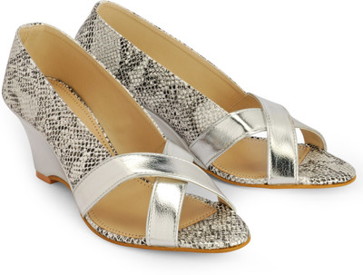 

Nell Women Silver Sandals