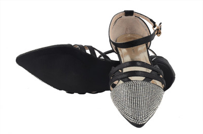 

Shuberry Women BLACK Flats