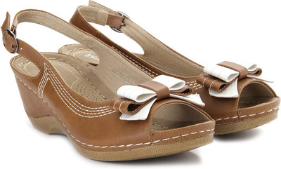 

Inc.5 Women Tan Wedges