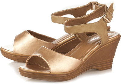 

Vero Couture Women Gold Wedges