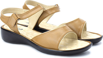 

Tiptopp by Liberty Women TAN Wedges