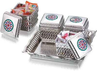 

Sukhson India Plastic Decorative Platter(Silver, Pack of 5)