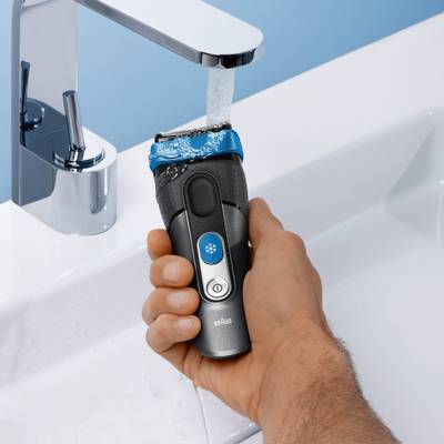 Braun Cooltec CT2S Shaver For Men (Black) 
