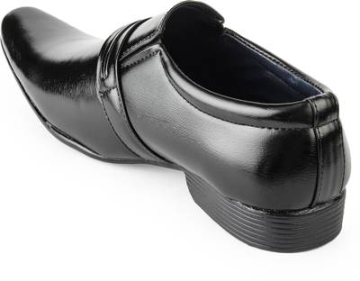 Baaj Slip On