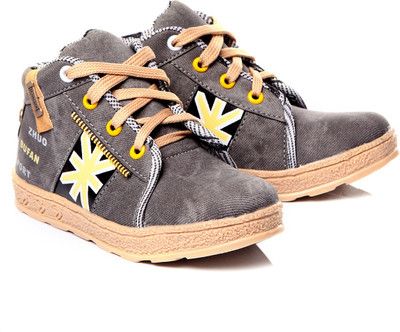 

Trilokani Boys, Grey