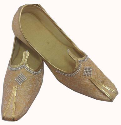 

Rajsahi Jutis For Men(Tan, Cream