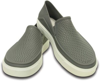 

Crocs Casuals For Women(Grey), 202363-06x