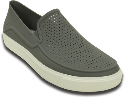 

Crocs Casuals For Men(Grey), 202363-06x