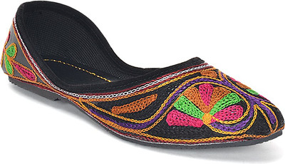 

Paduki Ethnic Jutis For Women(Multicolor