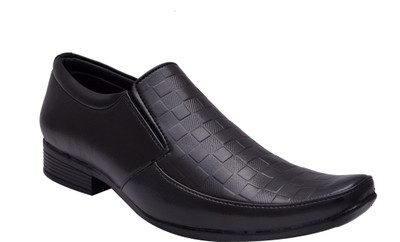 

Bxxy Black Designer Slip On Shoes For Men(Black